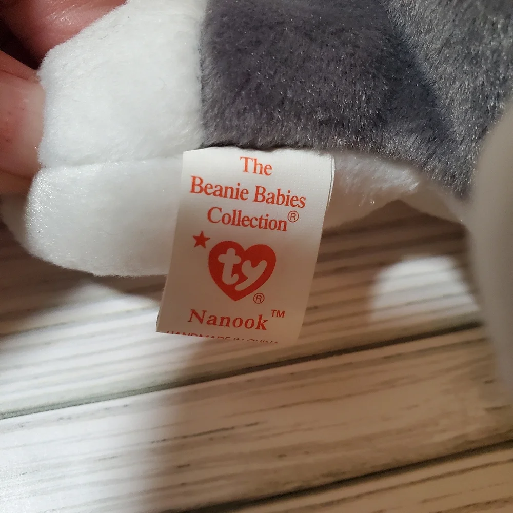 TY Beanie Baby - NANOOK‎ the Husky (7.5 inch) - MWMTs Stuffed Animal Toy
